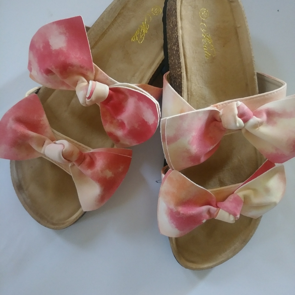 đ„Double Bow Sandals - Picture 2 of 4